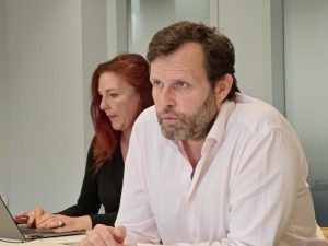 Trotse wethouder Versluis presenteert sluitende begroting voor Hollands Kroon
