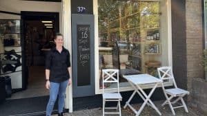 Marleen opent eigen kaas en delicatessenzaak (video)