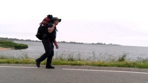 Martien Vroone weet niet van ophouden en wandelt er nog steeds lustig op los