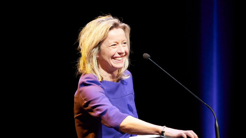 Minister Ollongren wil helpen bij woningtekort