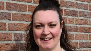 Mirjam Dijkstra in Met de deur Open