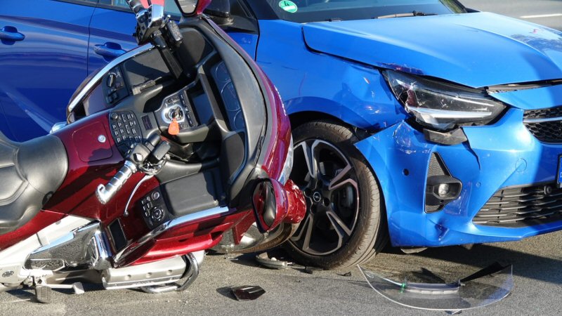 Botsing met gloednieuwe motorfiets
