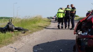 Motorrijder gewond bij botsing in Burgerbrug