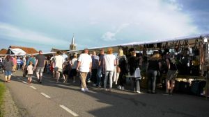 Drukte op eerste Nachtmarkt Kolhorn