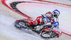 Niek Schaap bereidt zich voor op kwalificatie WK IJsspeedway