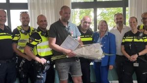 Onderscheiding voor redder Dennis