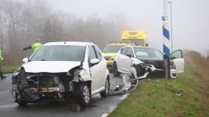 Flinke schade bij ongeval tussen twee personenauto’s 