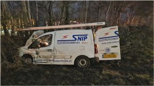 Twee gewonden bij botsing op N245