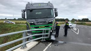 Vrachtwagen veroorzaakt ongeval in Wieringerwerf