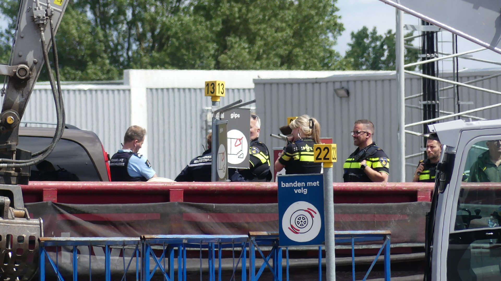 Man gewond bij aanrijding op milieustraat HVC