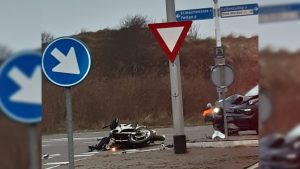 Motorrijder zwaar gewond bij ongeval N502