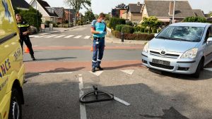 Vrouw gewond bij aanrijding in ‘t Veld