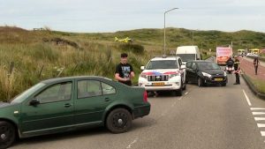 Voetganger struikelt en raakt ernstig gewond