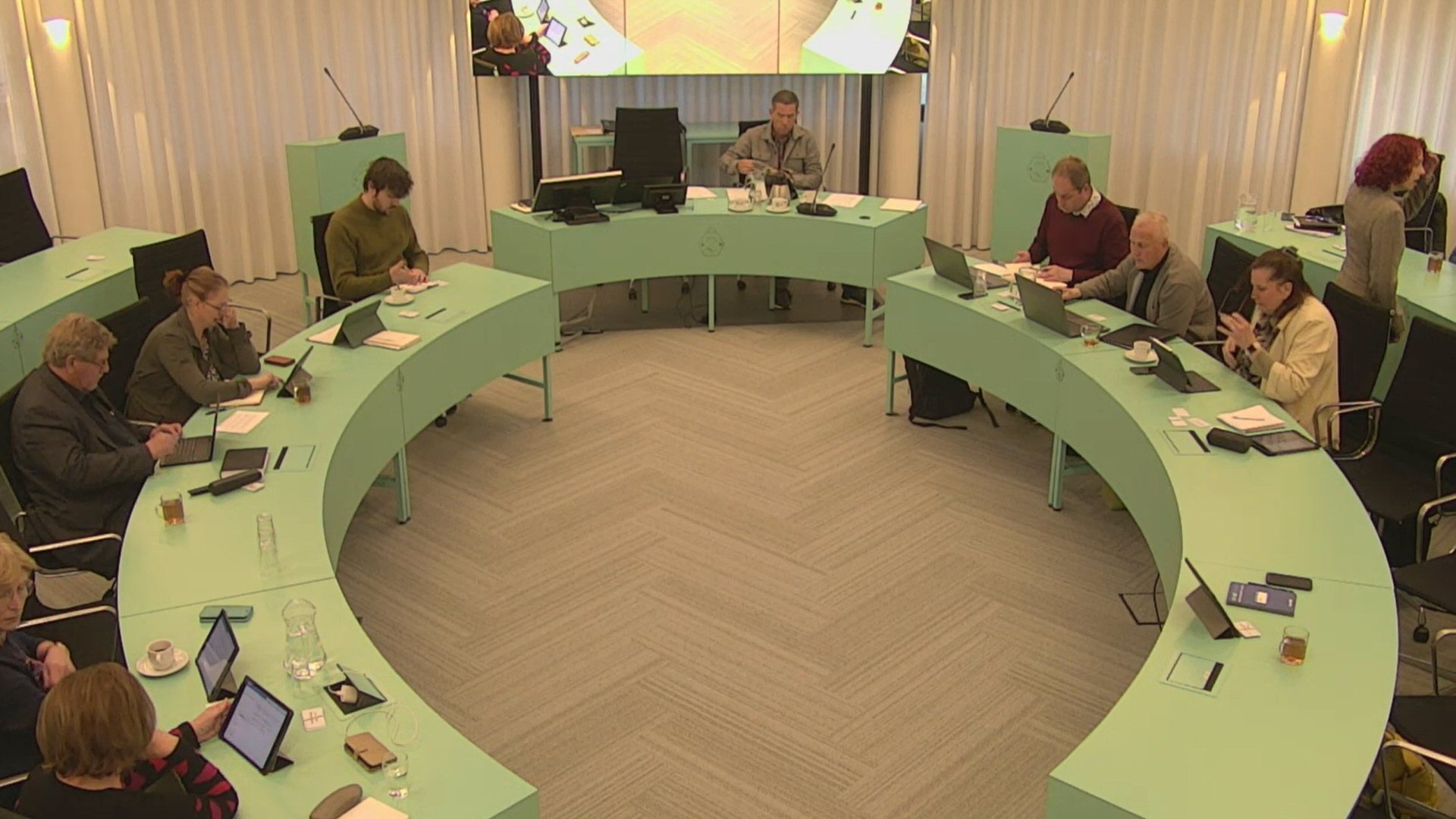 Debat toeristenbelasting uitgesteld
