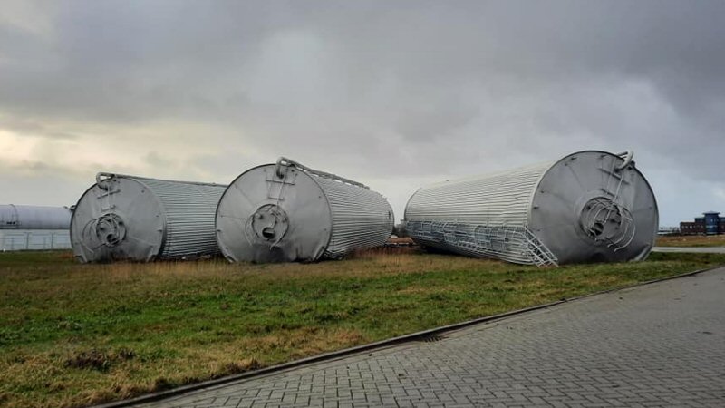 Tonnen schade aan silo’s door storm