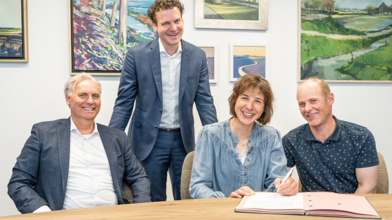 Overeenkomst getekend voor 16 woningen in Waarland