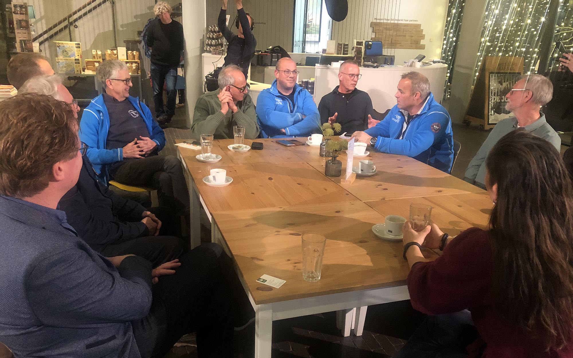 Belangstellenden bespreken toekomst sportduiken op scheepswrakken