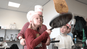 Leerlingen Floriant verzorgen pannenkoekenlunch: “De eerste mislukt altijd” (video)