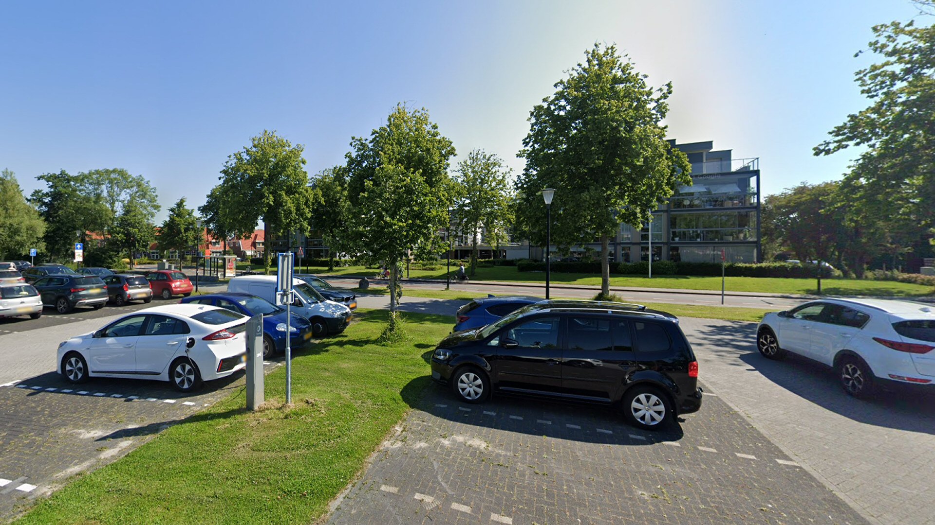 Gemeente overweegt parkeergarage Julianalaan