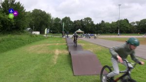 Actie op de ijsbaan in Warmenhuizen (video)