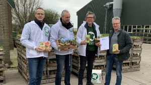Onderscheiding voor bollenboer Huiberts