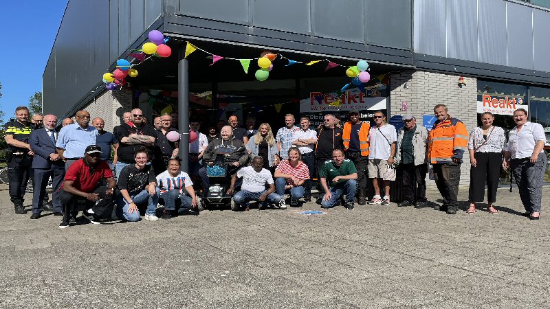 Schoonmakers en hovenier in zonnetje gezet
