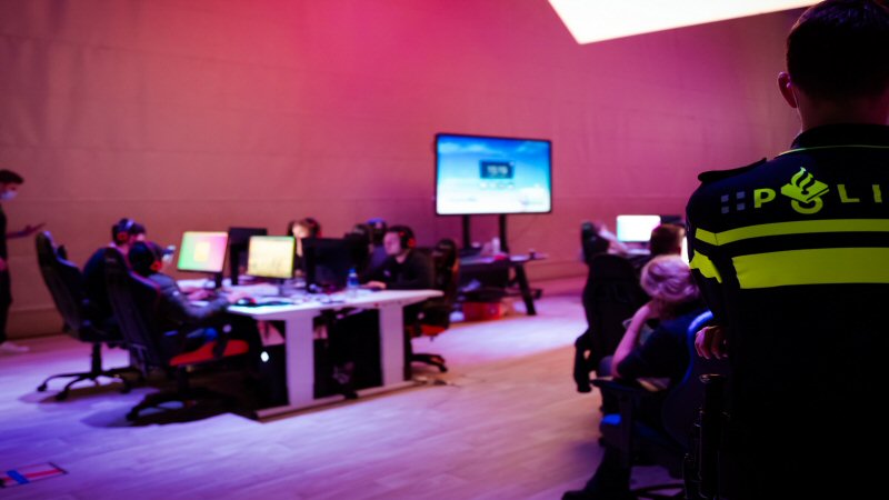 Jongeren Hollands Kroon krijgen lesje cybercrime