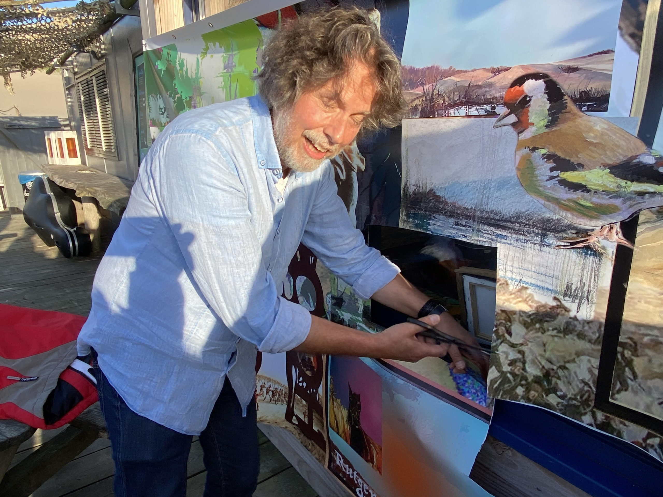 Doek schilderij in stukken geknipt