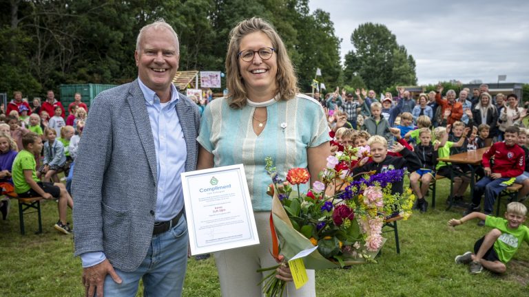 Irene Zutt-Sijm ontvangt Schager Compliment