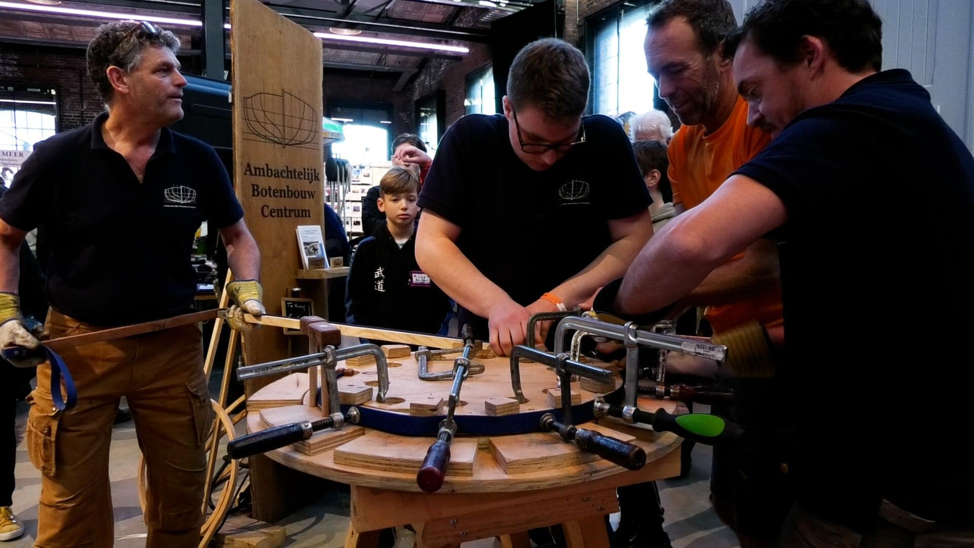 EOC Traditionele Schepenbeurs op Willemsoord (video)