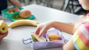 Senioren stellen vragen over schoolontbijt