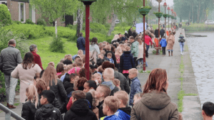 Basisschoolleerlingen uit De Schooten massaal aan de wandel tijdens Schootenloop (video)