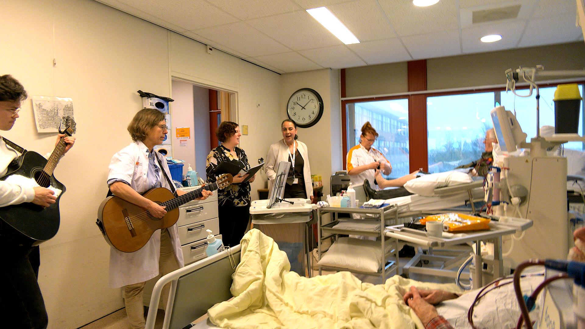 Video: Muziek op Recept is het beste medicijn voor kinderen in het ziekenhuis