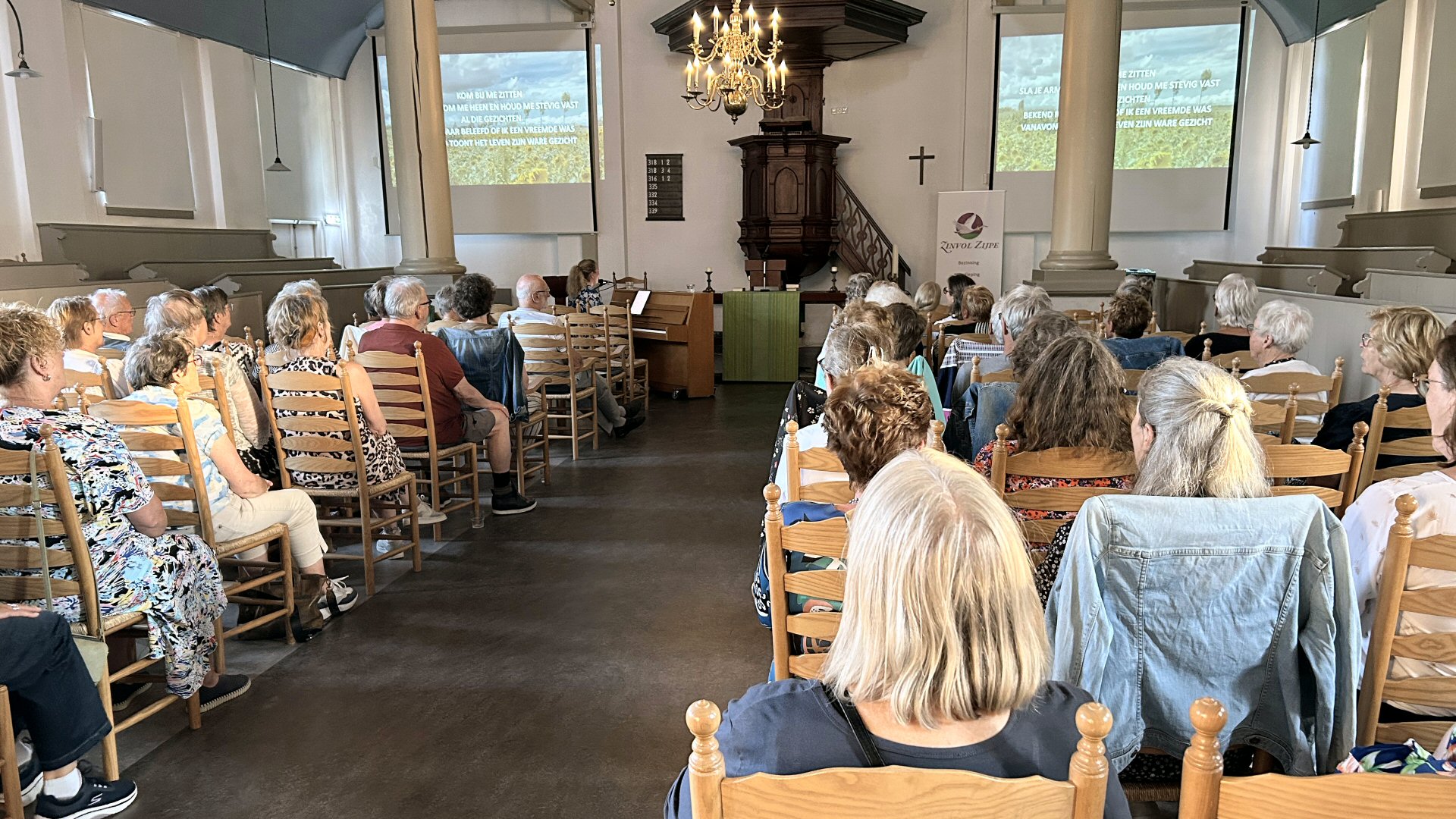 Leuke Sing Along in kerkje Schagerbrug