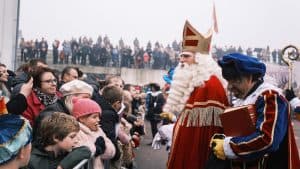 Sinterklaas mét Pietenband als eerste in Hollands Kroon