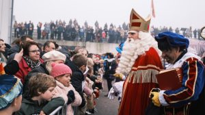 Sinterklaas met Pietenband in Hollands Kroon