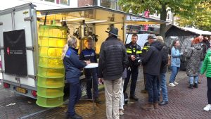 De geur van drugs op weekmarkt Schagen