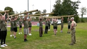 Video: Jongeren vermaken zich prima bij activiteiten sport en defensie