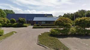 “Huur sporthallen bevriezen”