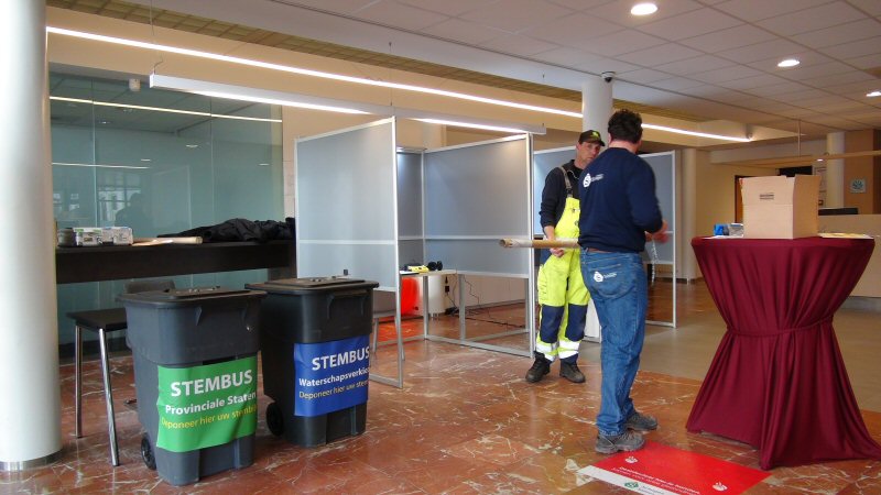 Stembureaus klaargezet voor verkiezingen 