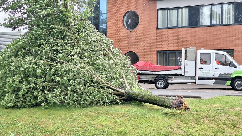 Schade storm Poly loopt nog op
