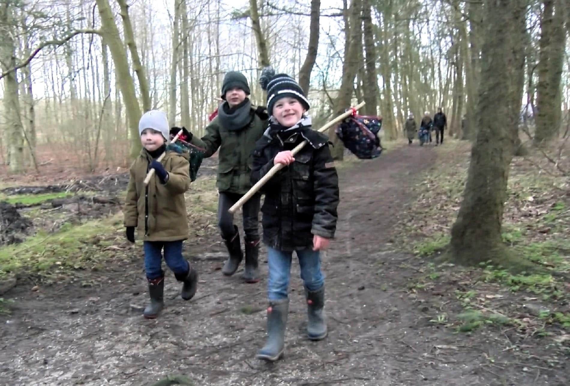 Video: Ruim 400 wandelaars trotseren kou tijdens de Kale Takkenloop