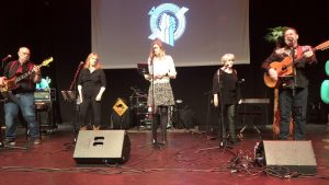 Band The Visitors in Scagon De Luxe