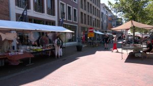 Video: Zonnige, maar rustige eerste Juttersmarkt van 2024
