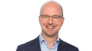NPO-presentator Tim de Wit geeft lezing over Verenigd Koninkrijk in Oudesluis