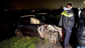 Auto knalt op tractor bij Dirkshorn