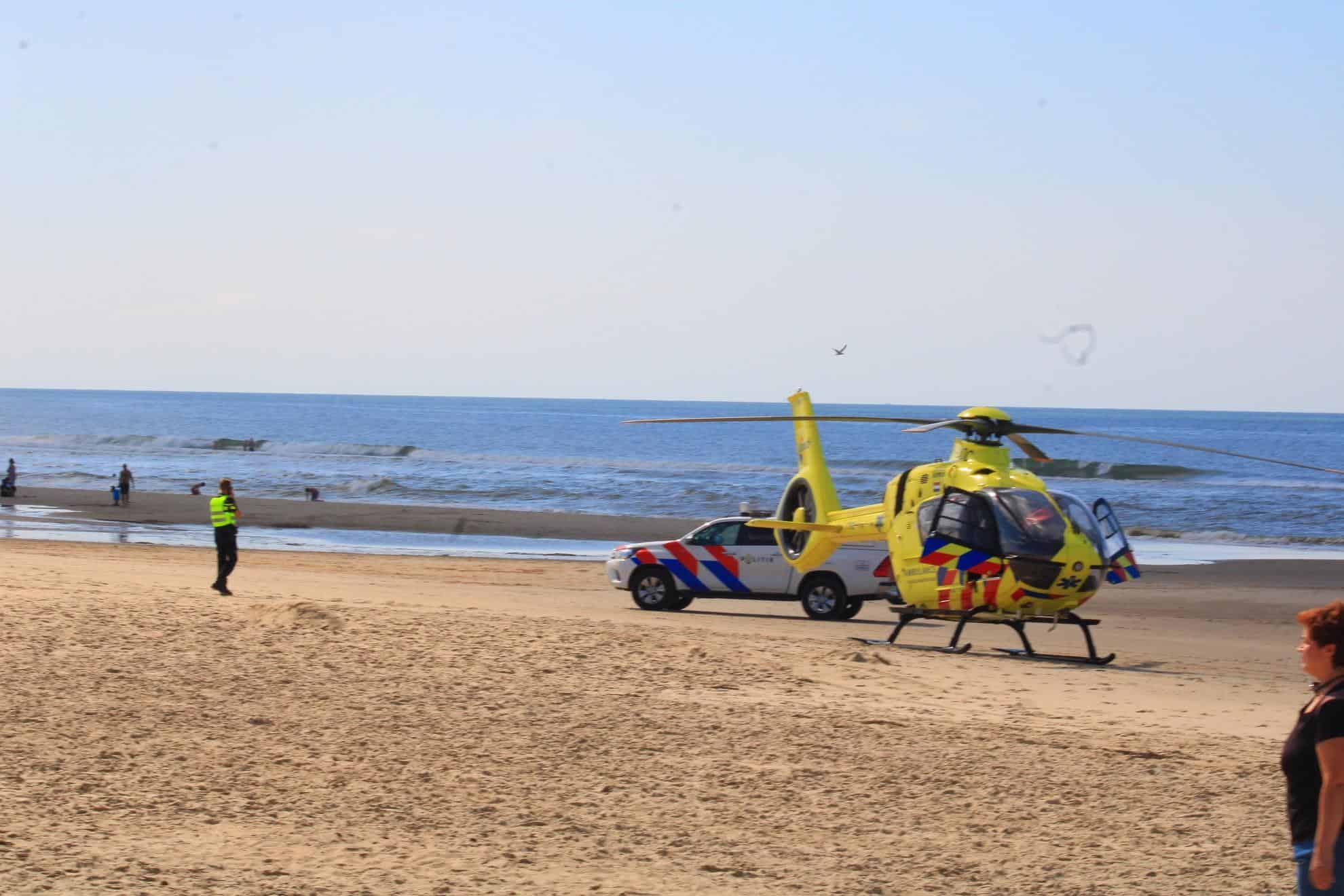 Traumahelikopter ingezet op strand De Koog
