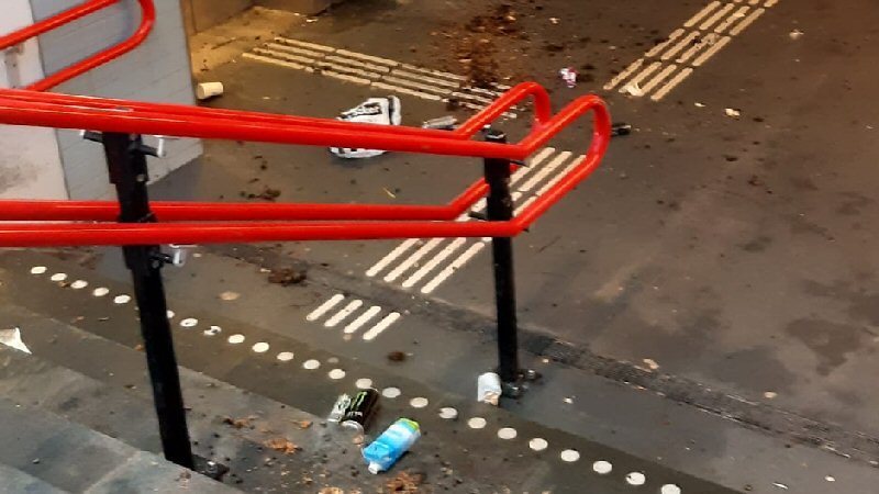 Camera’s weg, meteen weer een troep