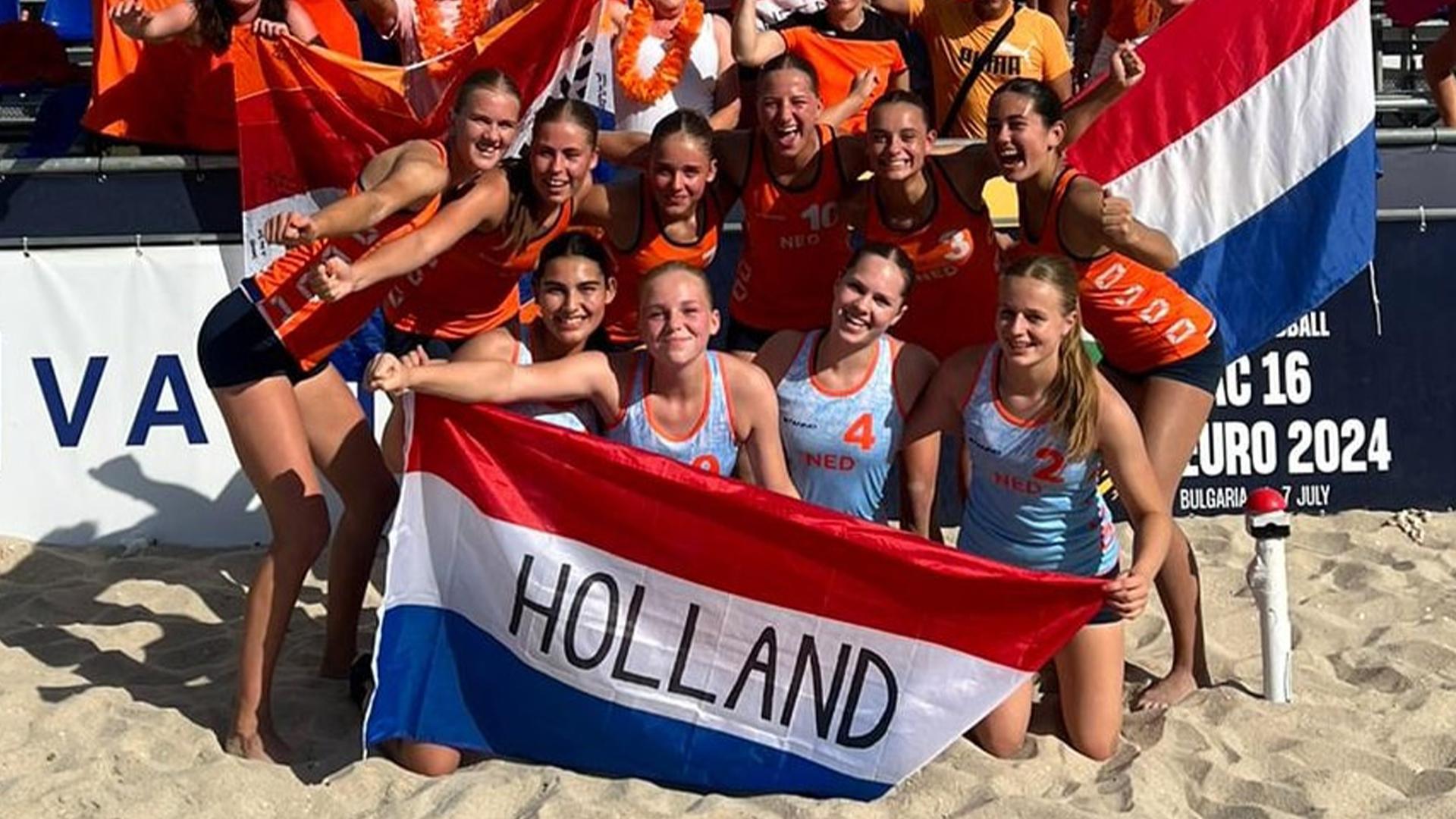 Nederlandse U16 schittert op internationaal beachvolleybaltoernooi