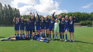 Voetbalsters Succes sluiten seizoen af met tweede plaats op Final League